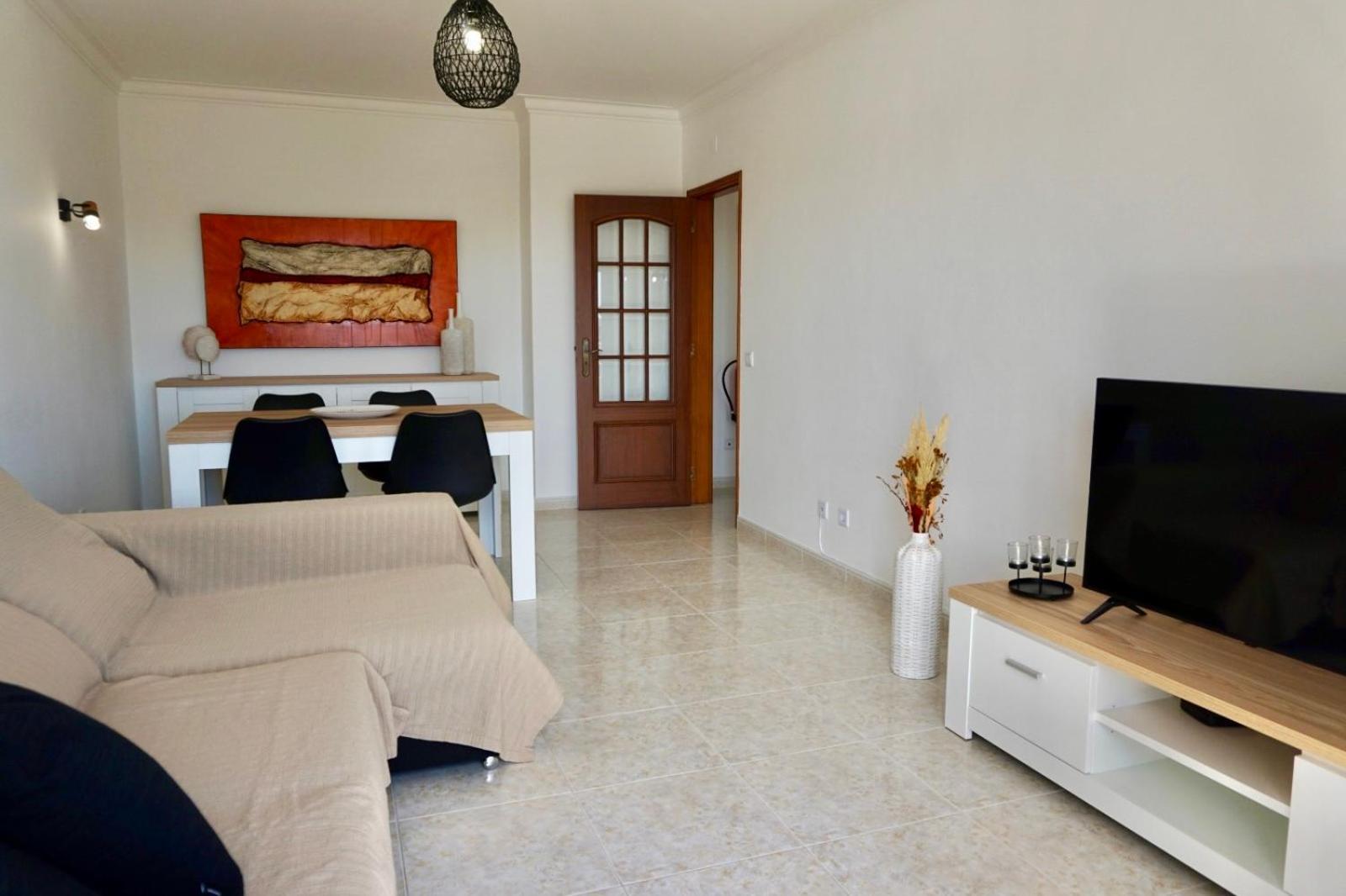 Апартаменты Cozy Alvor Retreat - Sunset Balcony, Wi-Fi & Ac Экстерьер фото